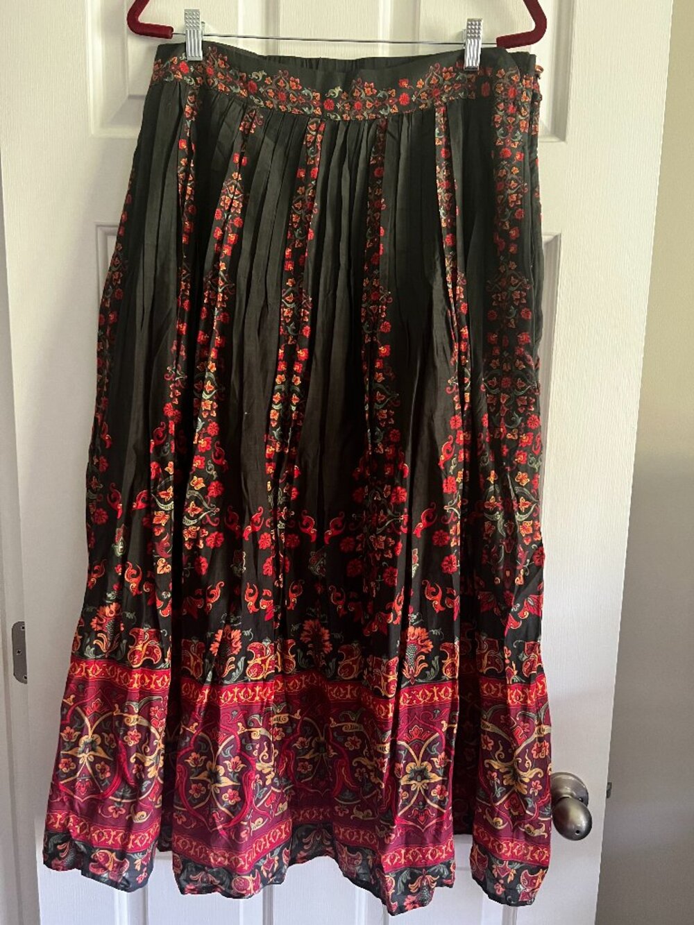 Sundance black floral paisley pleated maxi skirt XL